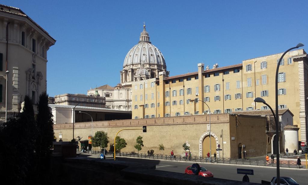 Steps From The Vatican Guesthouse Bagian luar foto